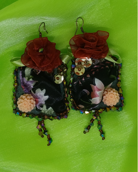 Šité dizajnové náušnice "Sen Turecka"